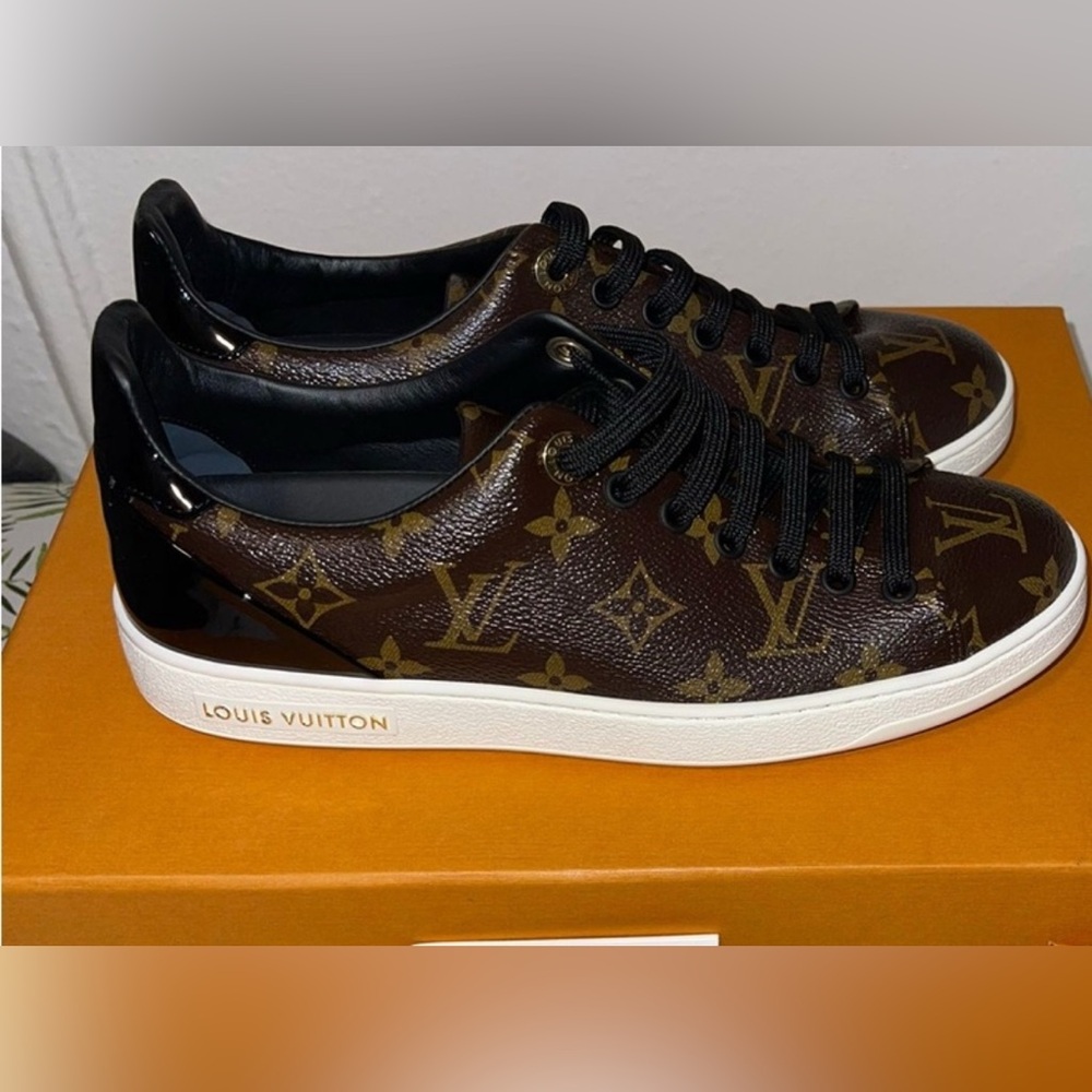 Brand New Louis Vuitton Front Row Monogram Sneakers Authentic - size 7.5